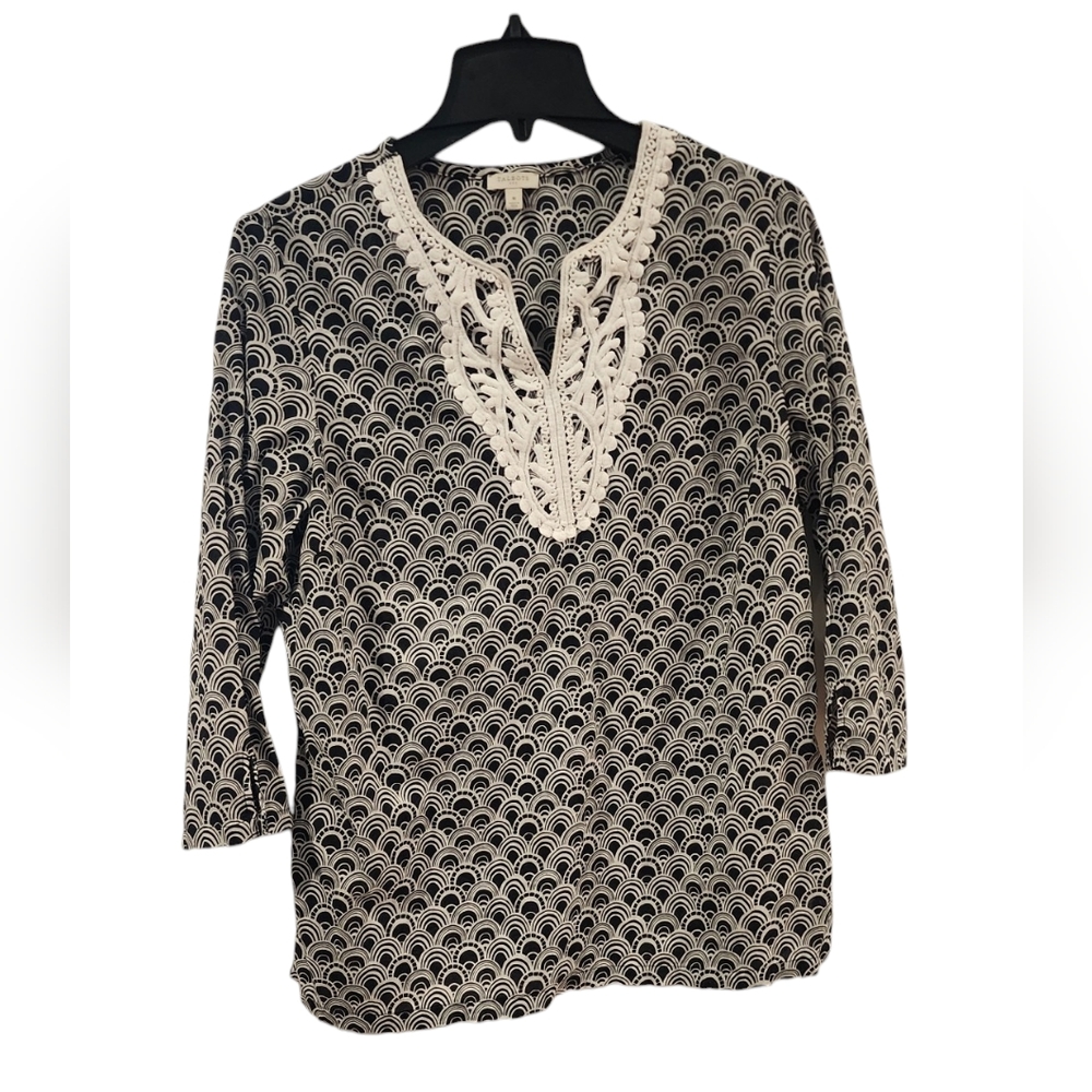 Talbots tunic blouse | black & white | Medium | embroidered